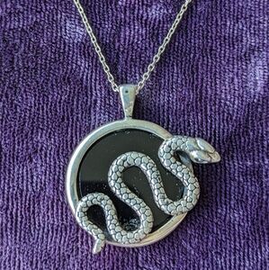 Vintage 925 Sterling Silver Necklace - Snake On Black Onyx Stone